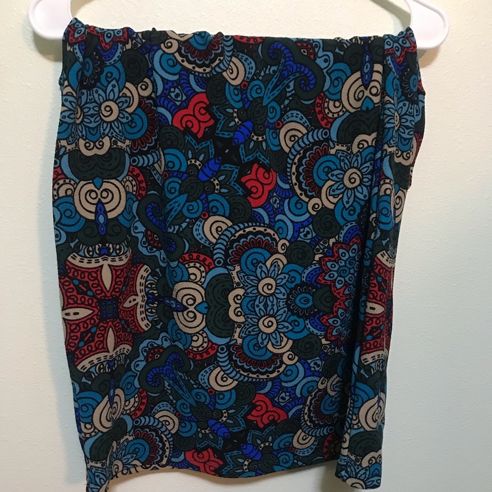 LulaRoe Cassie in large